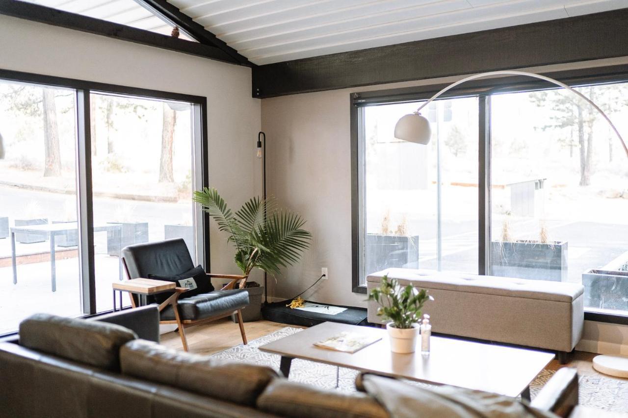 Loge Bend Hotel Екстериор снимка