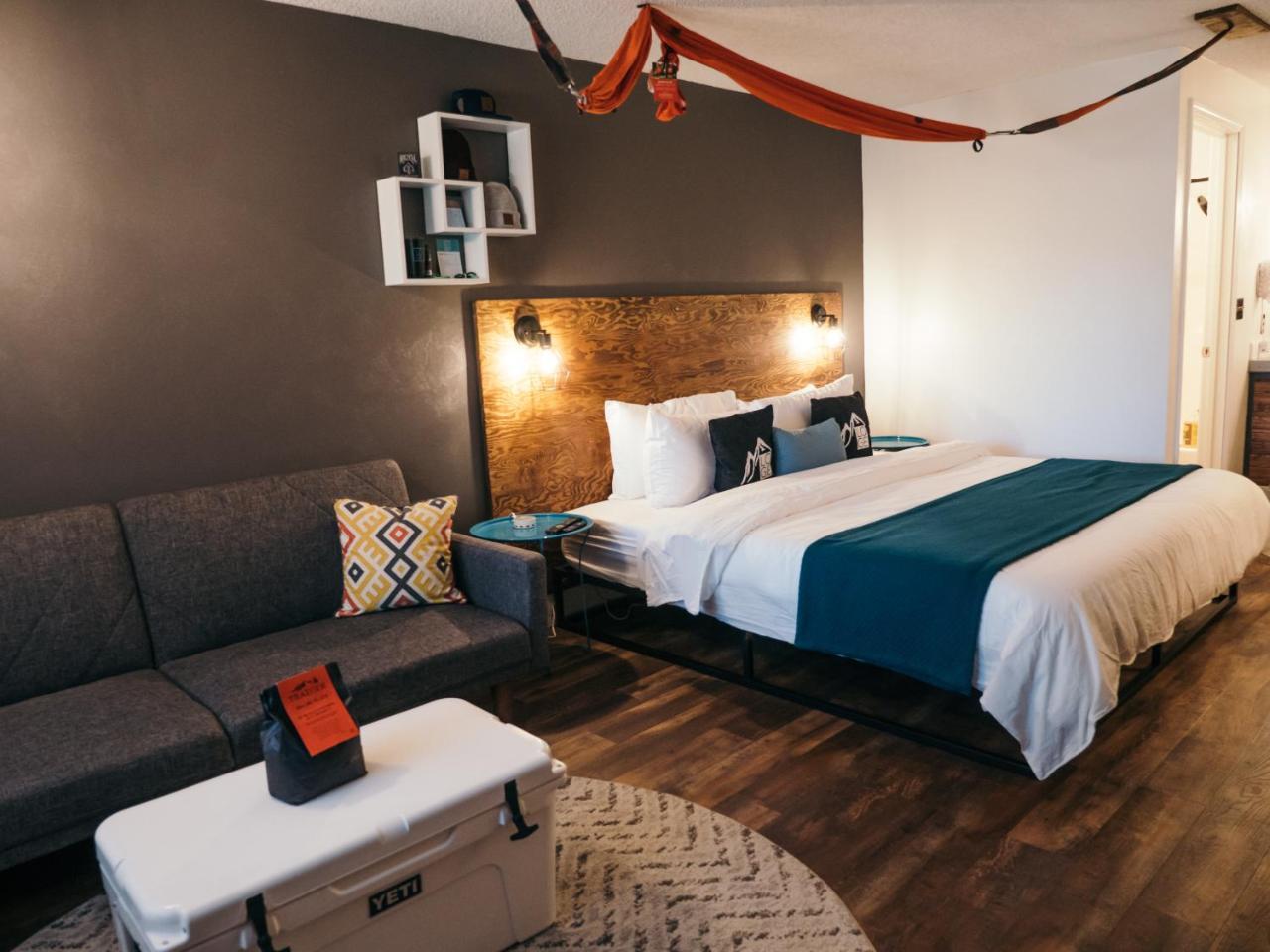 Loge Bend Hotel Екстериор снимка