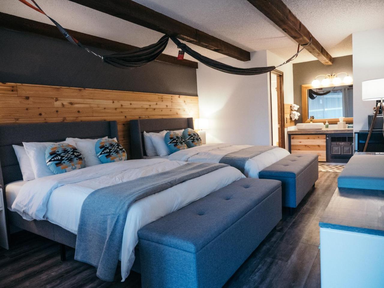 Loge Bend Hotel Екстериор снимка
