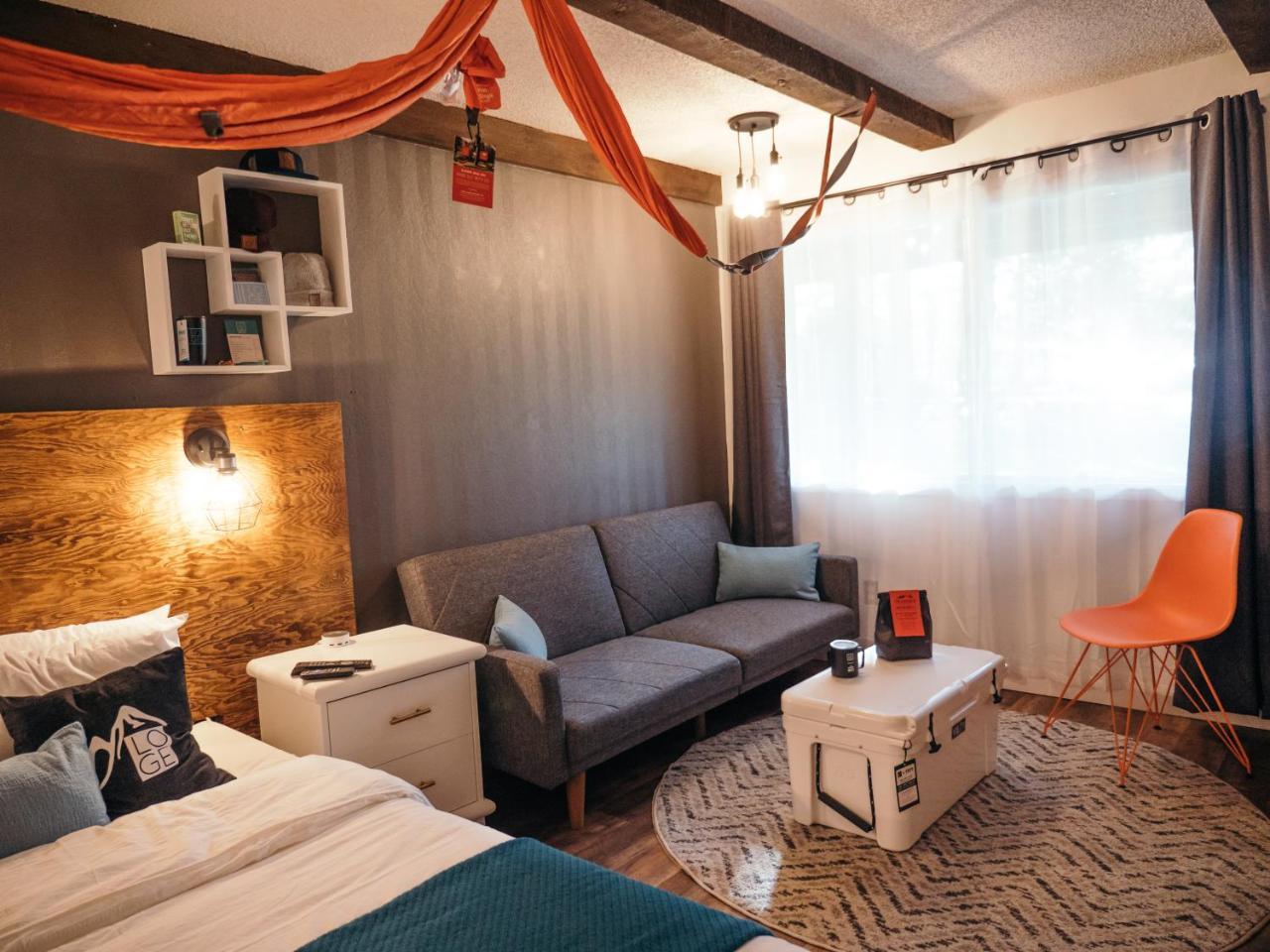 Loge Bend Hotel Екстериор снимка