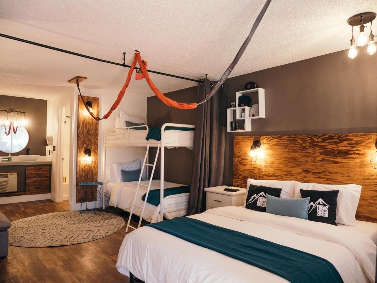 Loge Bend Hotel Екстериор снимка